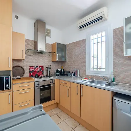 Proche Apartment *
